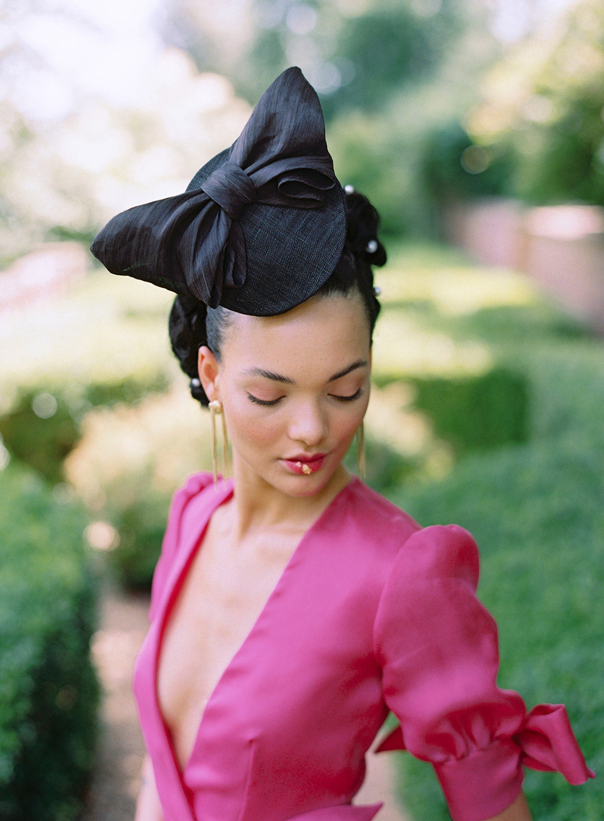 Audrey - Black Bow Percher