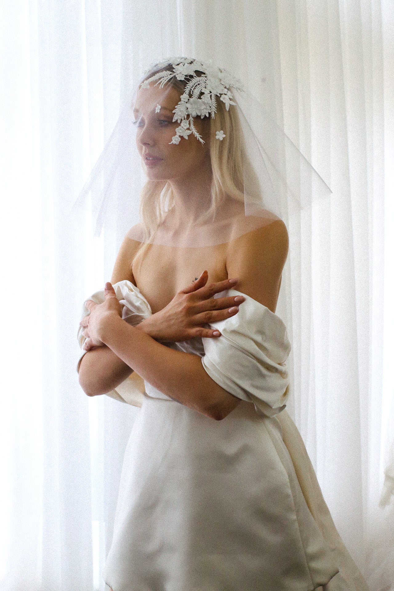 Penelope - Mini Lace Veil