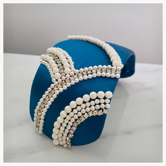 Elizabeth Curvette Headpiece