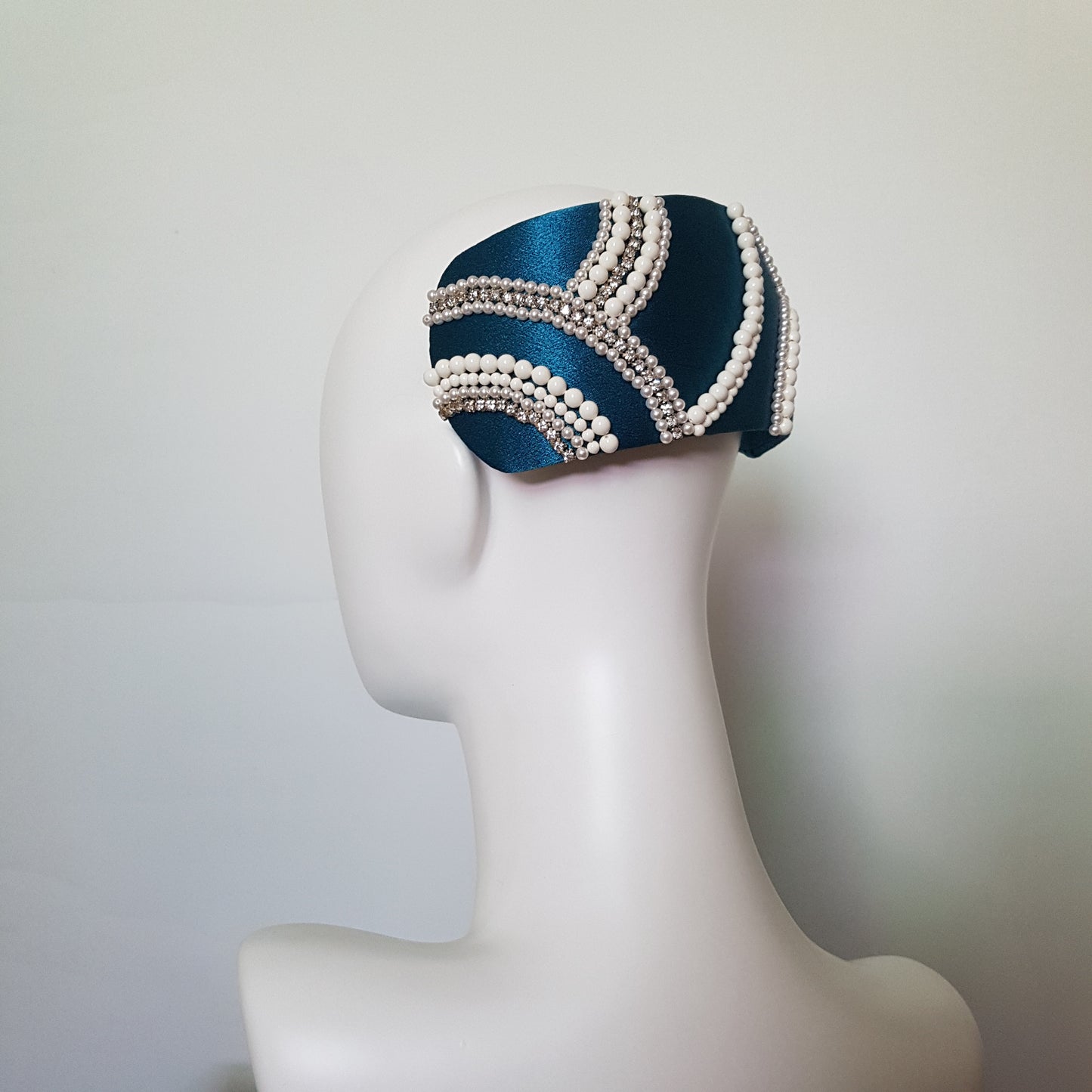 Elizabeth Curvette Headpiece