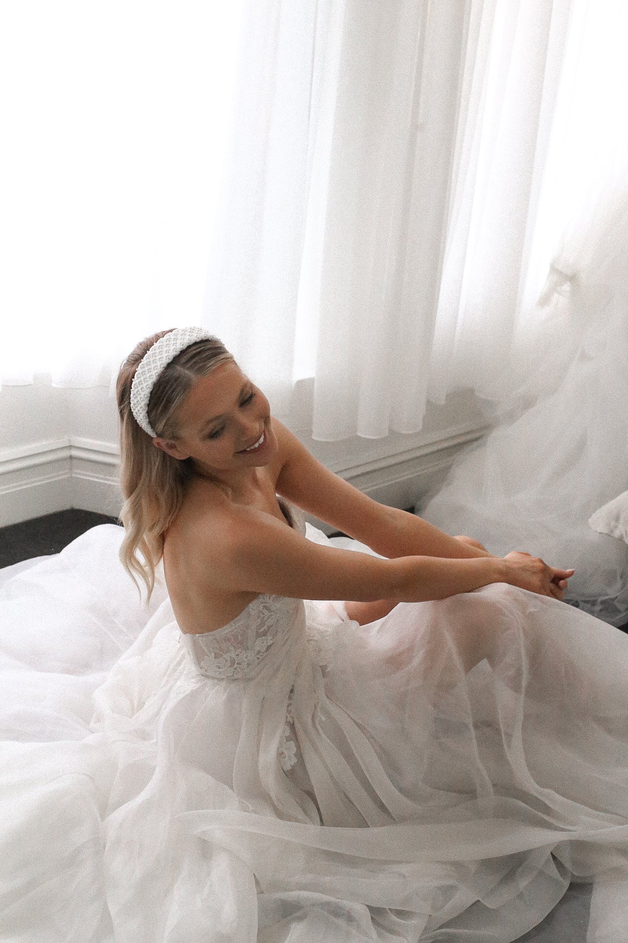 Clara - Pearl and Lace Bridal Headband